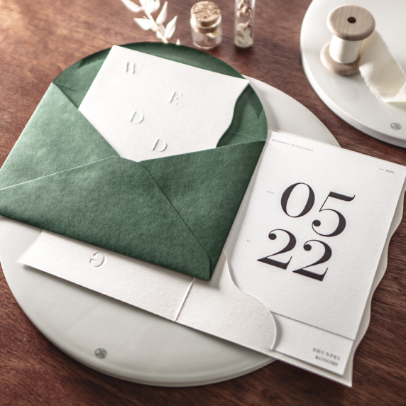 招待状手作りの新しいカタチ「fitau」｜キャリー B[A-AP]招待状